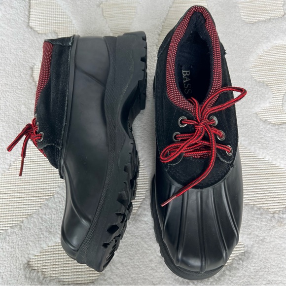 BASS Anchorage Low Top Suede & Rubber Duck Boot Shoes Women 9M Lace Up Black Red - Picture 9 of 16